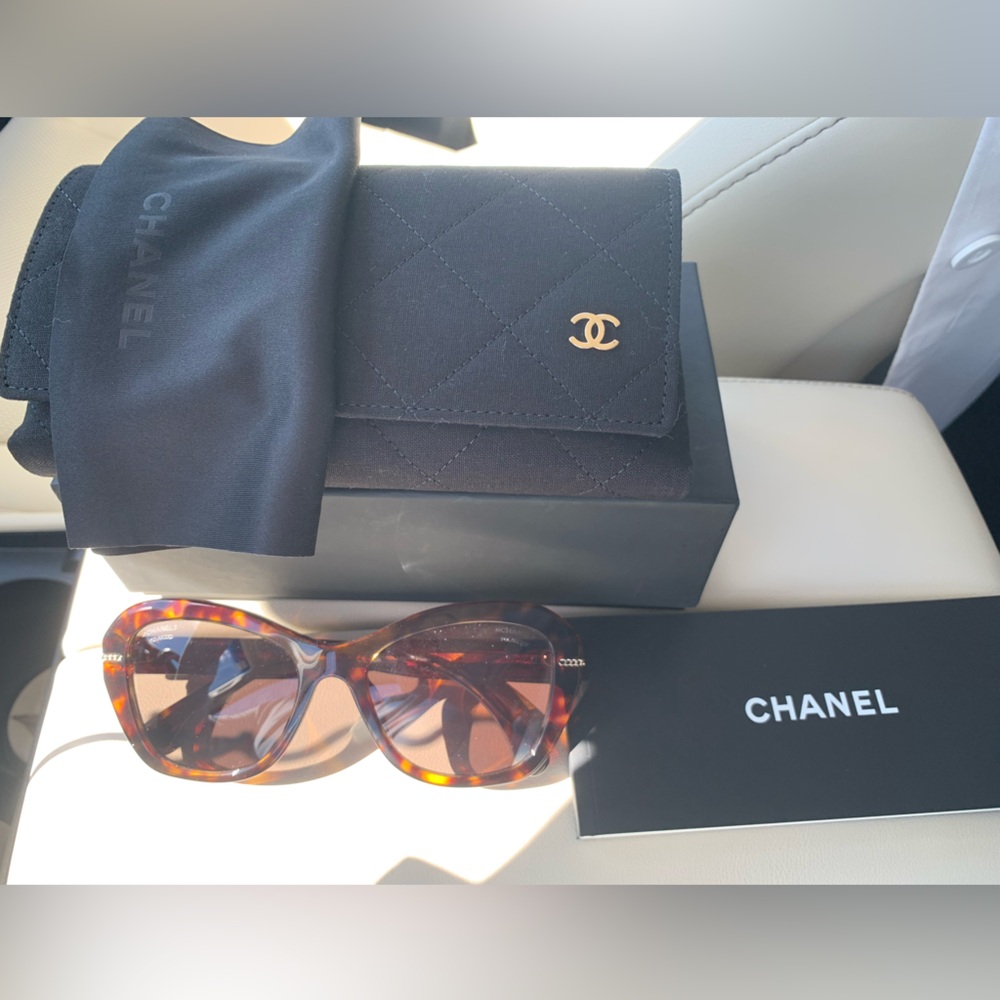 Like new, pristine polarized Chanel tortoise shell sunglasses